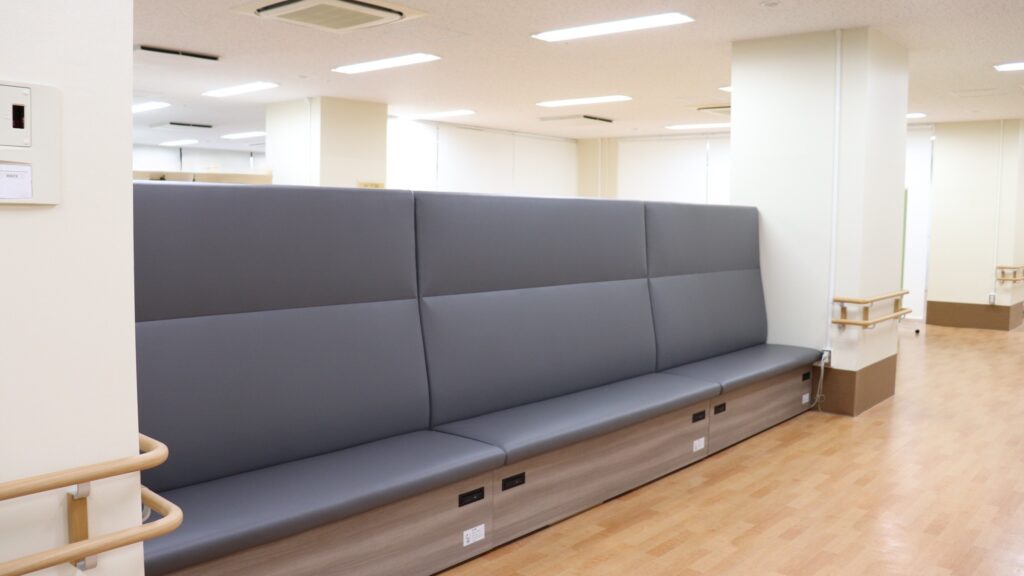京大病院シミュレーションセンターの休憩スペース